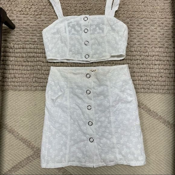 White Two-Piece Set - Picture 2 of 6